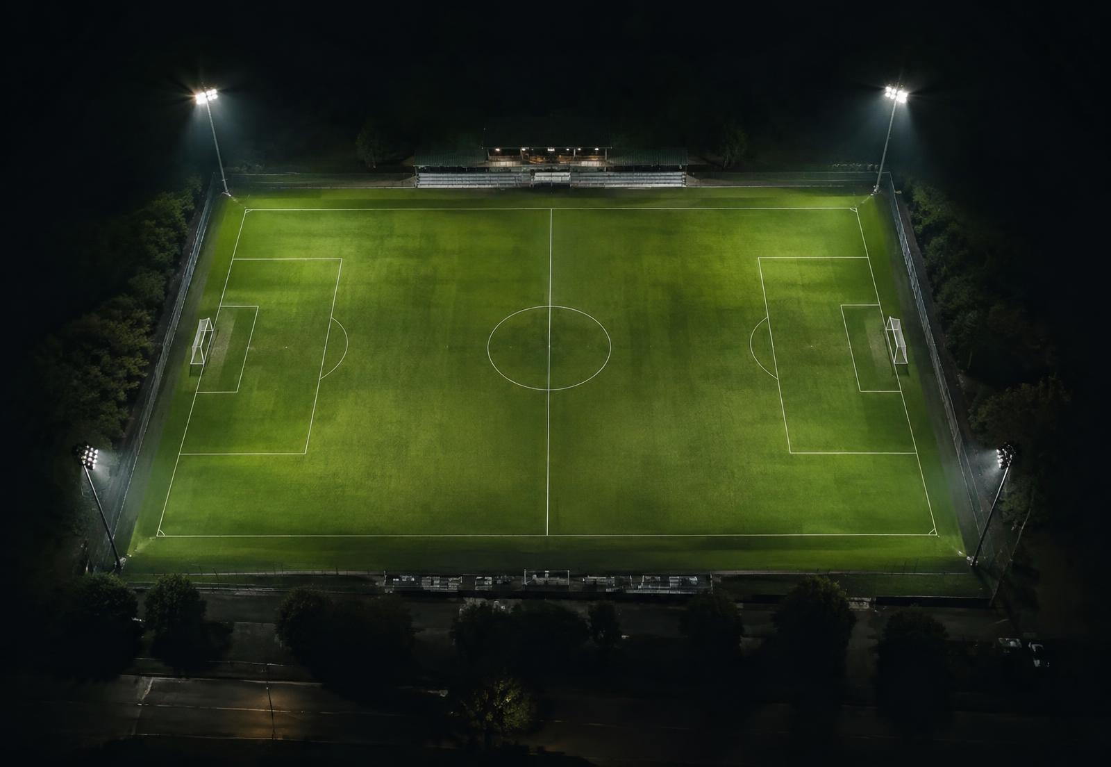 Campo da calcio illuminato